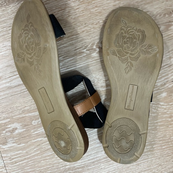 Tommy Bahama Sandals - Picture 3 of 5